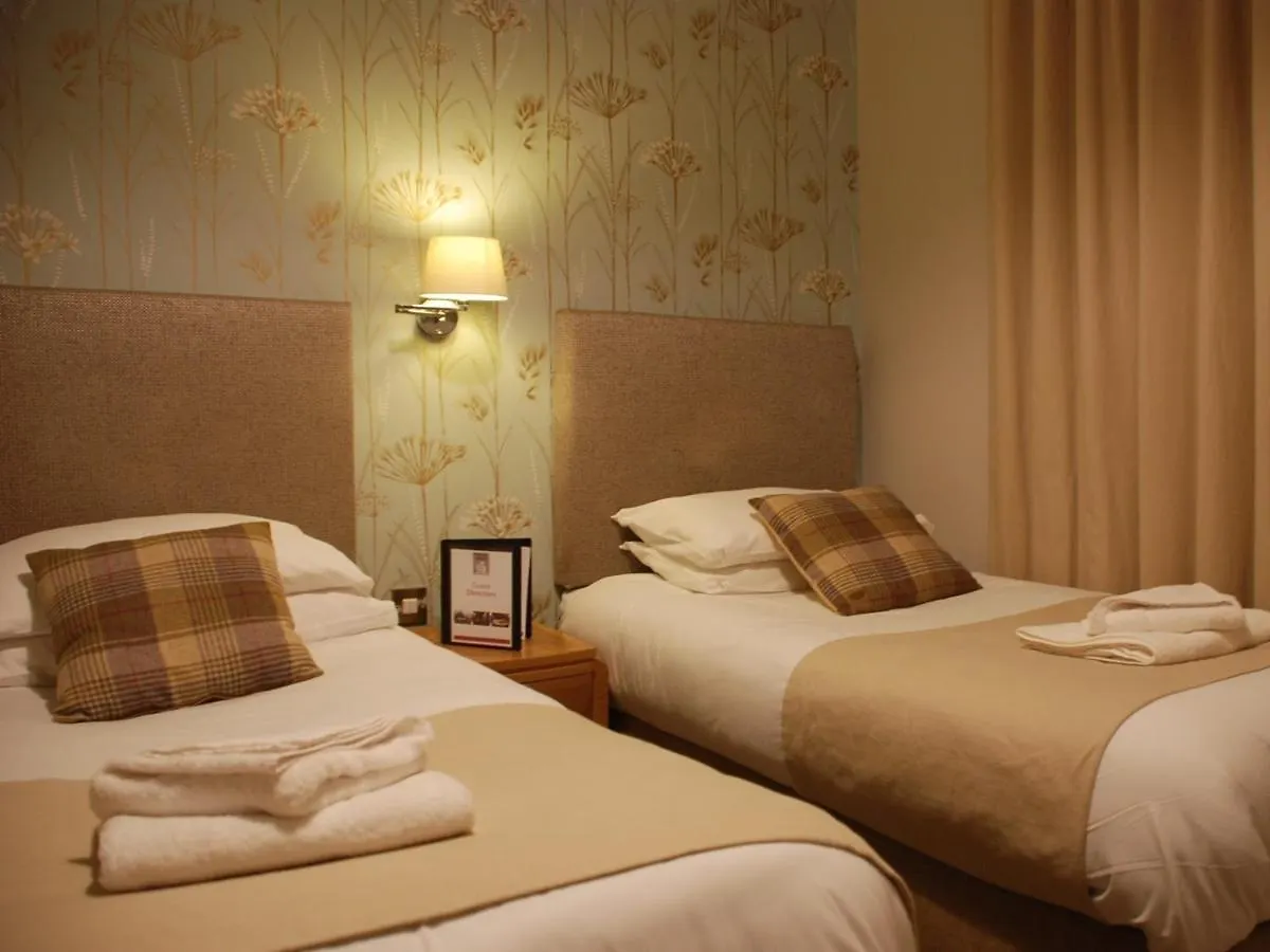The White Swan, Yeadon Hotel